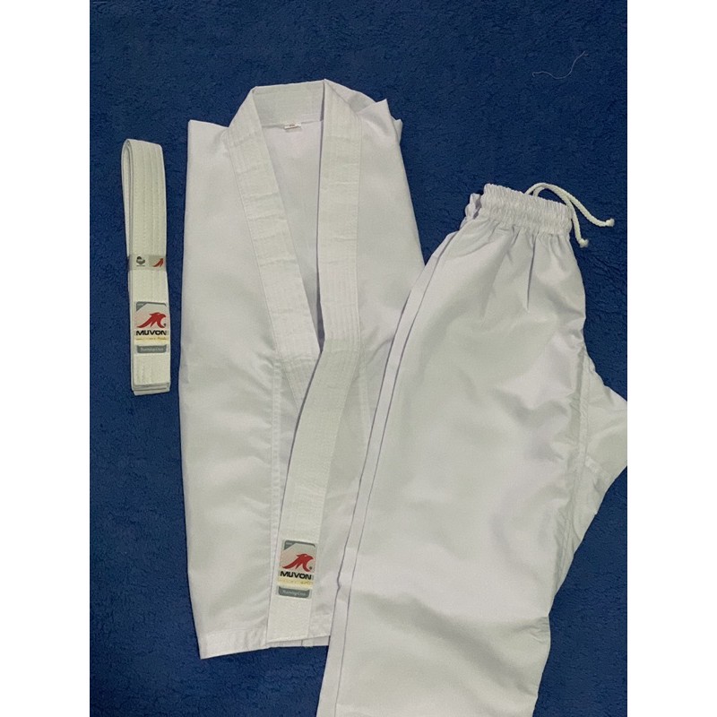 BAJU KARATE PEMULA MERK MUVON