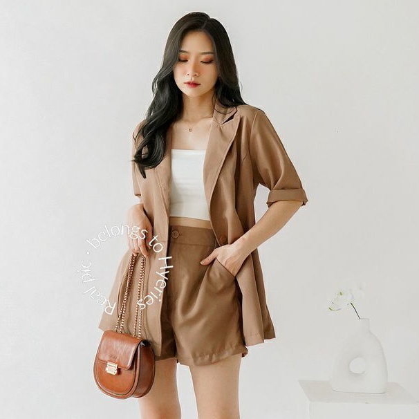 Hyeries Seun Set Blazer wanita korea / blazer kerja wanita / blazer wanita putih hitam / blazer kantoran / blazer kantor / set blazer / baju korea / baju aesthethic / atasan kerja