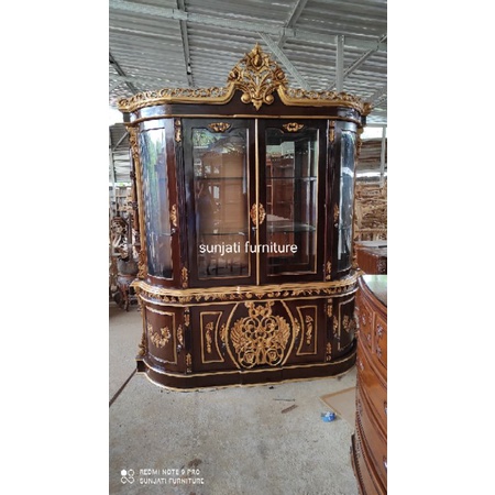 lemari hias piala jati