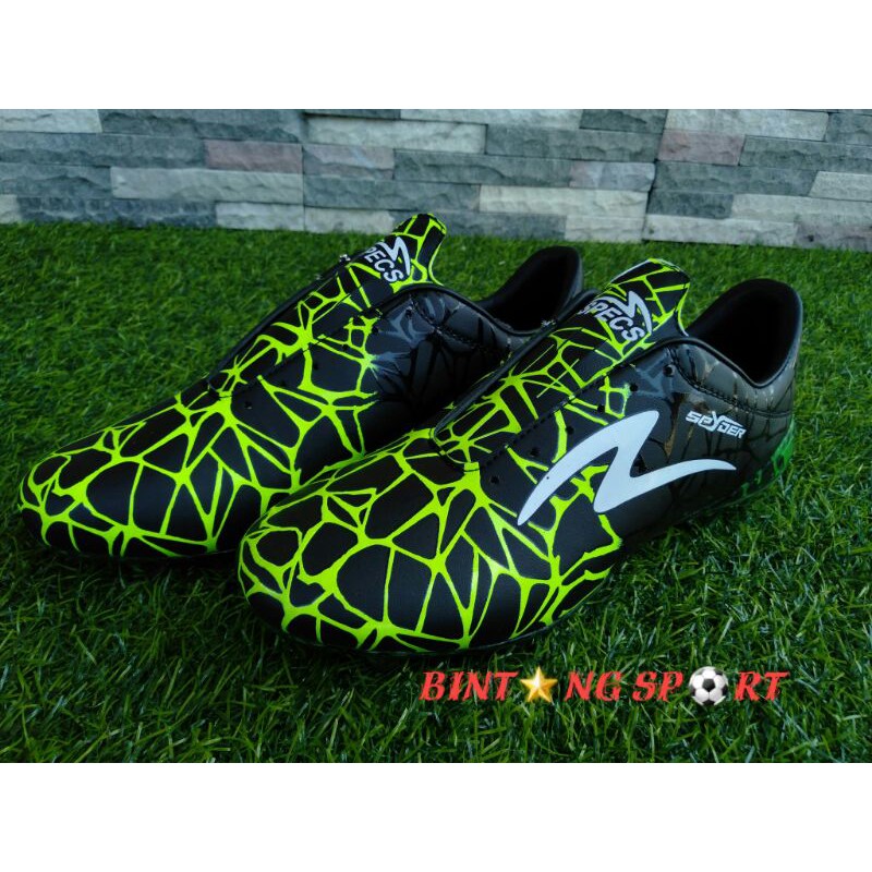 Sepatu sepakbola specs spyder