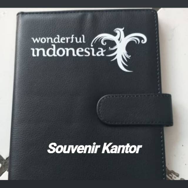 

Custom Memo Catatan Agenda Kulit Ekslusif Souvenir Promosi