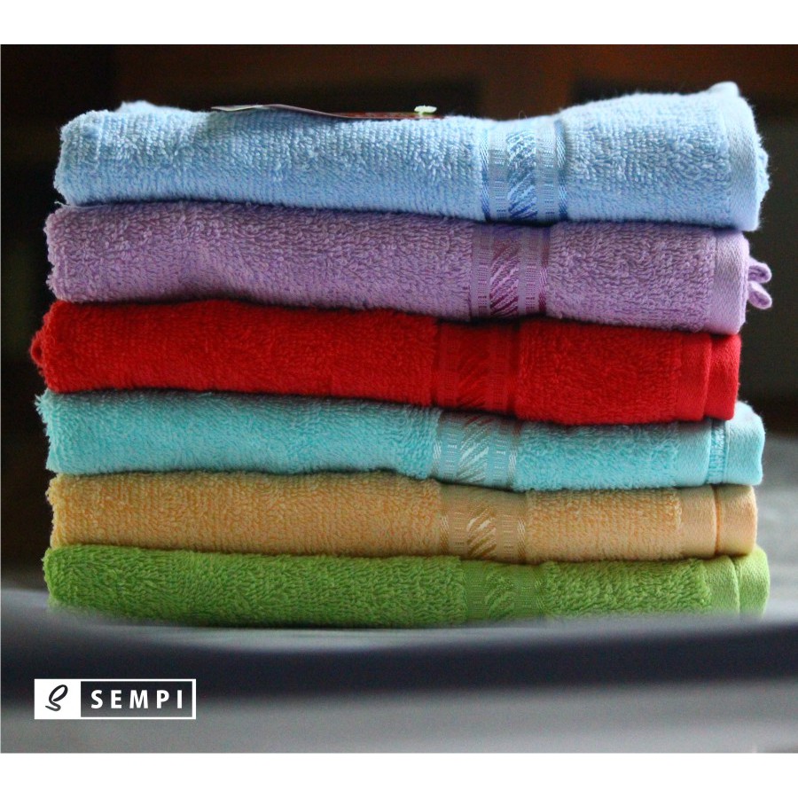 Handuk Merah Putih Uk. 75 x 135 cm