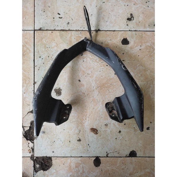 begel behel pegangan jok belakang Jupiter mx new 135 ori