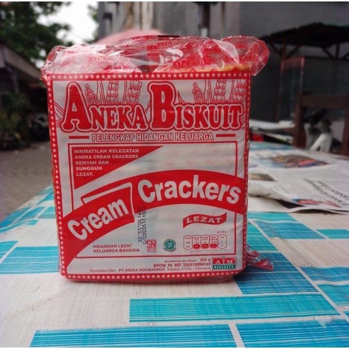 

Biskuit Gabin merk AIM Cream Crackers rasa asin - kemasan 300 gram