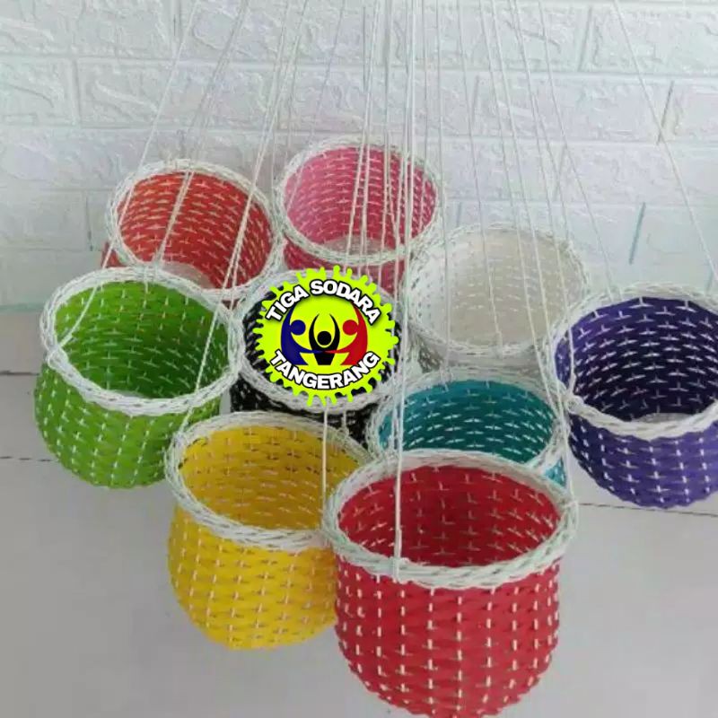 POT BUNGA gantung ROTAN sintetis