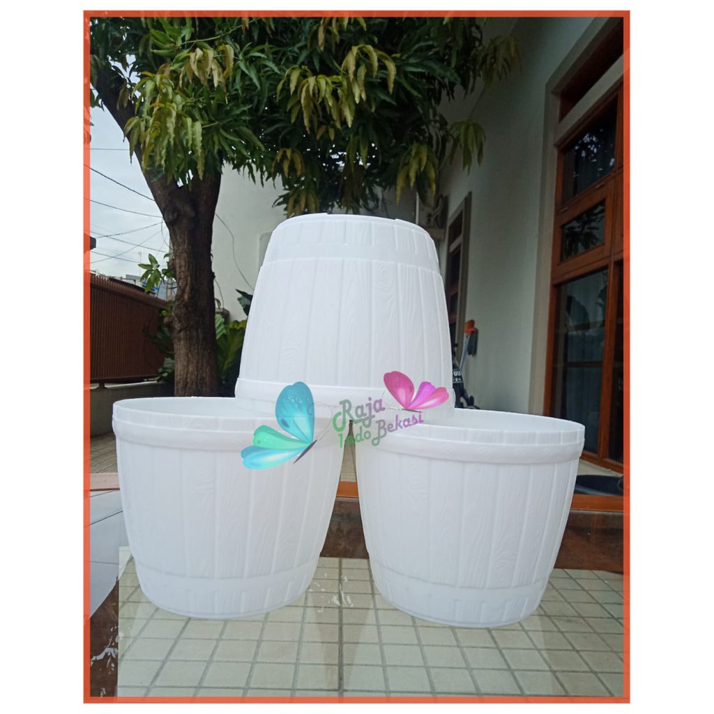 Pot Gentong Lovenia 18 Putih Da 16 cm / King Mado 18 Putih Da 14.5 Cm Pot Bunga Plastik 18