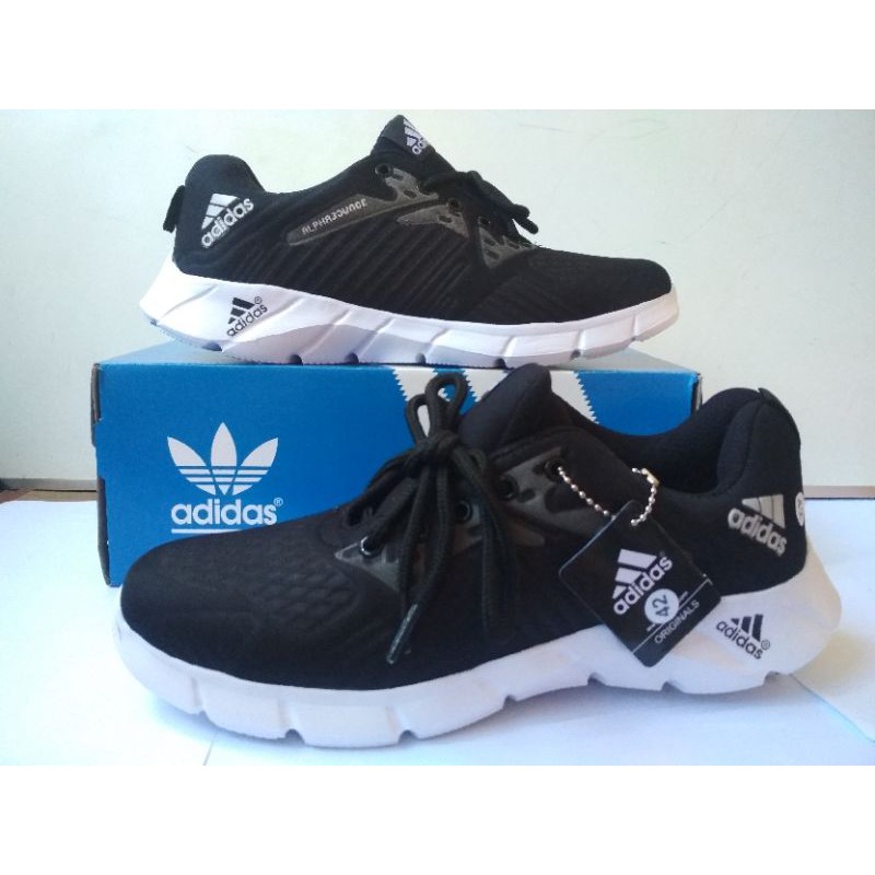 Sepatu Sneakers Adidas Alphabounce