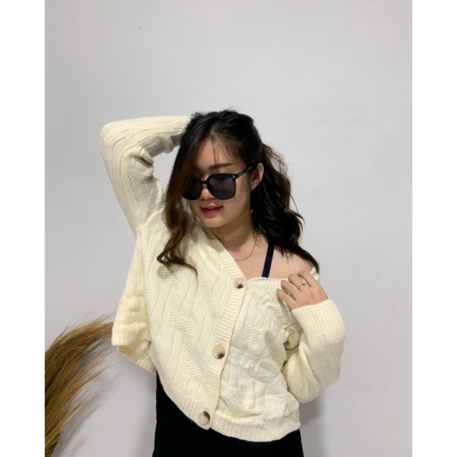 Korean Cardigan Rajut Aera Import Tebal-BrokenWhite