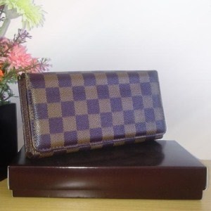 Dompet LV Lipat