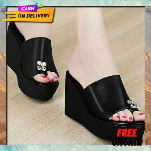 Sandal Wanita Calbi Terbaru/Sandal Wedges Calbi Murah Sendal Wadges Wanita Sandal Wanita Terbaru Weg