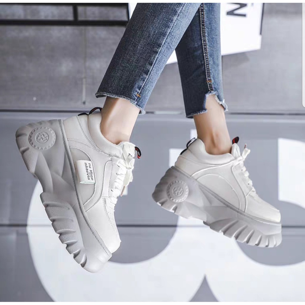 Sepatu Sneakers Wanita Sol Tebal Fashionable MA26