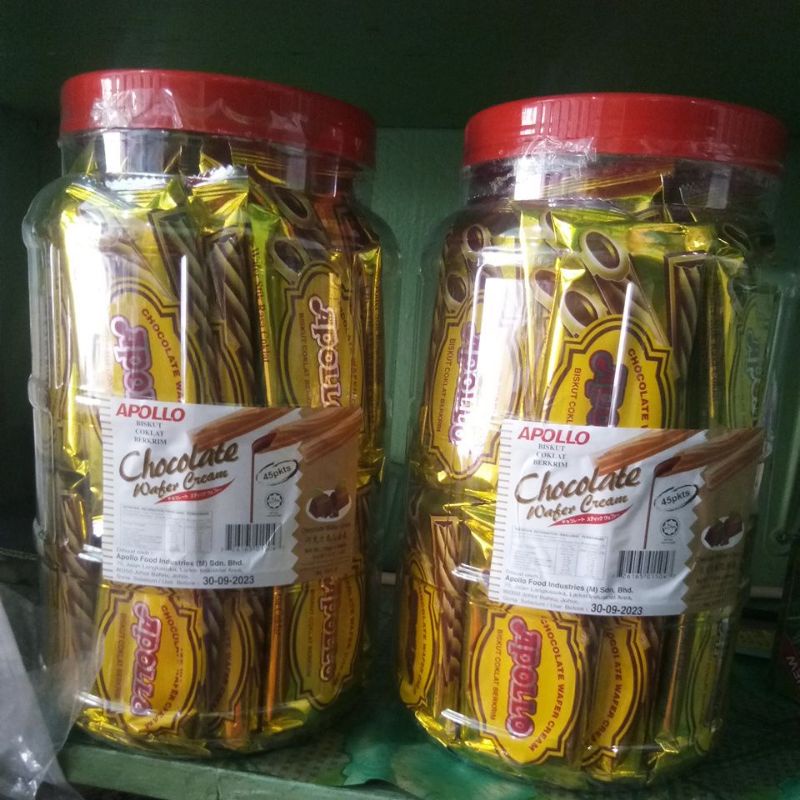 

Apollo Stick Stik Wafer biskuit coklat isi 45 / Biskut coklat berkrim malaysia / Makanan Ringan halal