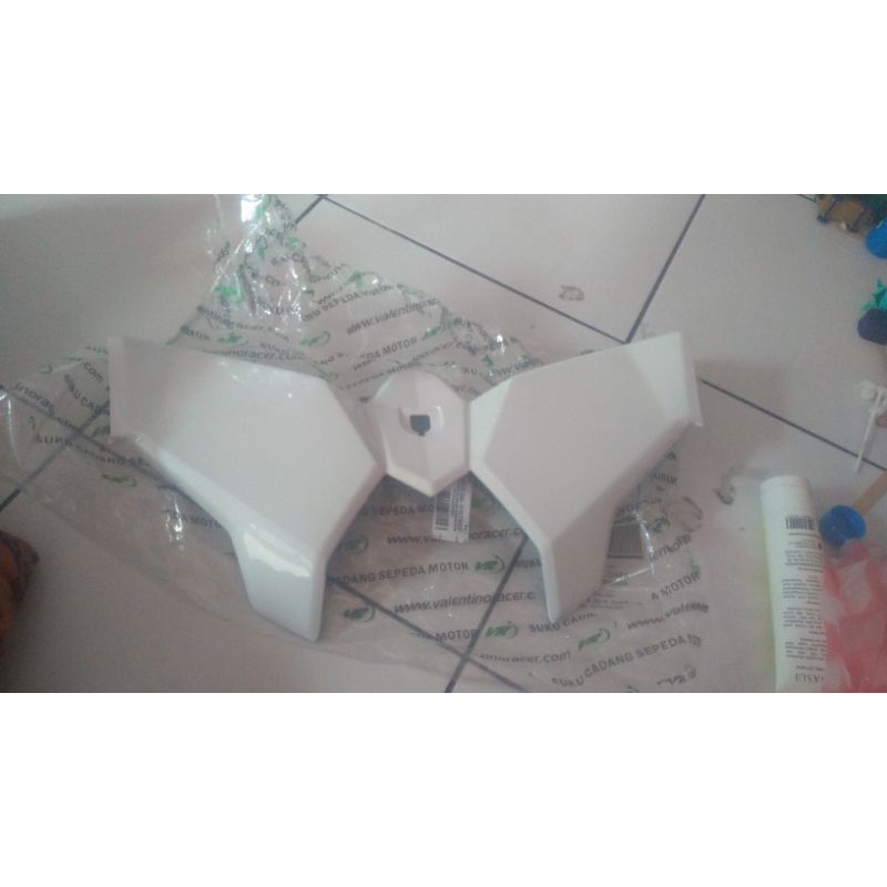 LACI KUPU KUPU HONDA VARIO 125/150 OLD putih