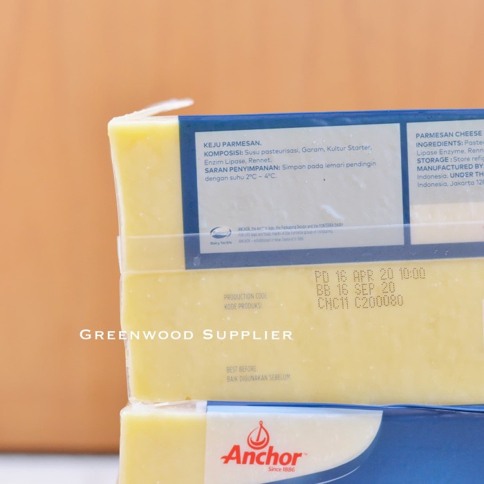 

c011cc Parmesan Cheese Block / Keju Parmesan Blok 800G (Anchor Brand) Xa201As