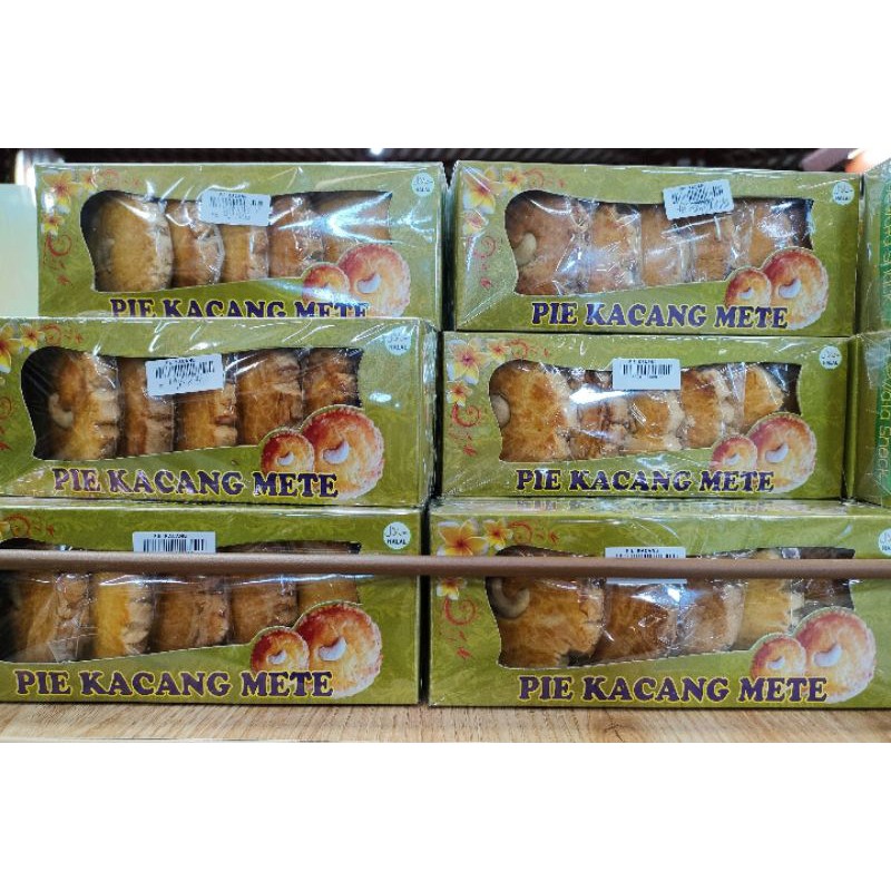 

PIE KACANG METE ENAK DAN GURIH OLEH OLEH ASLI KHAS BALI + BUBBLE WRAP