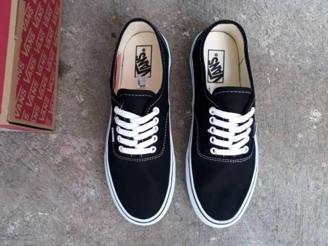 VANS AUTHENTIC CLASSIC BLACK WHITE UNISEX SEPATU VANS PREMIUM BNIB MADE IN CHINA WAFFLE DT