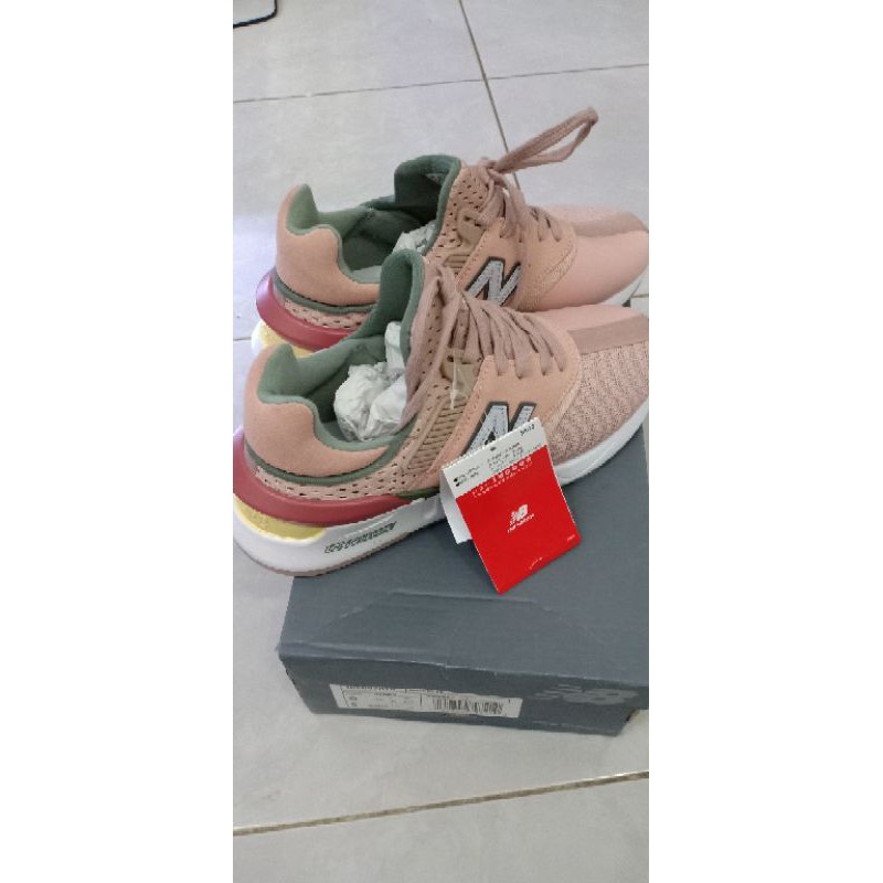 New balance 997S women, sepatu sport wanita peach size 39 ori