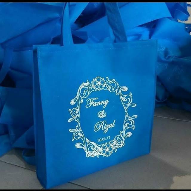 

Suvenir pernikahan / tas hajatan / tas sablon