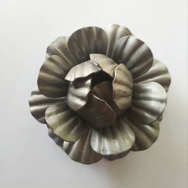 Bunga kelopak mekar besi plat ornamen tralis hiasan rumah