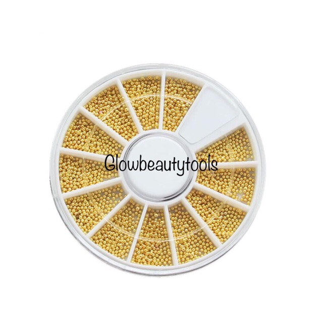 Nail art caviar gold silver