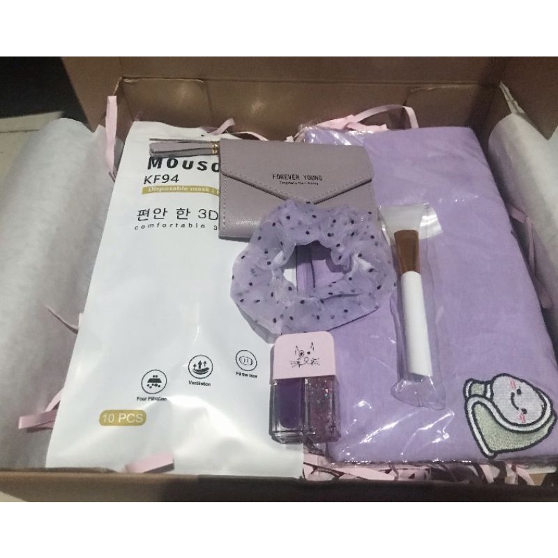 

Hampers gift box kado ulang tahun anniversary kado