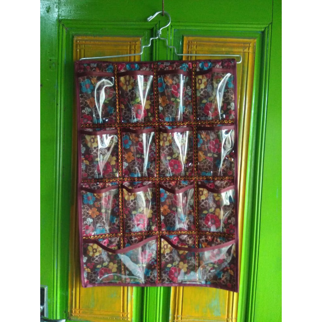 RAK GANTUNG CELDAM Celana Dalam Zahara