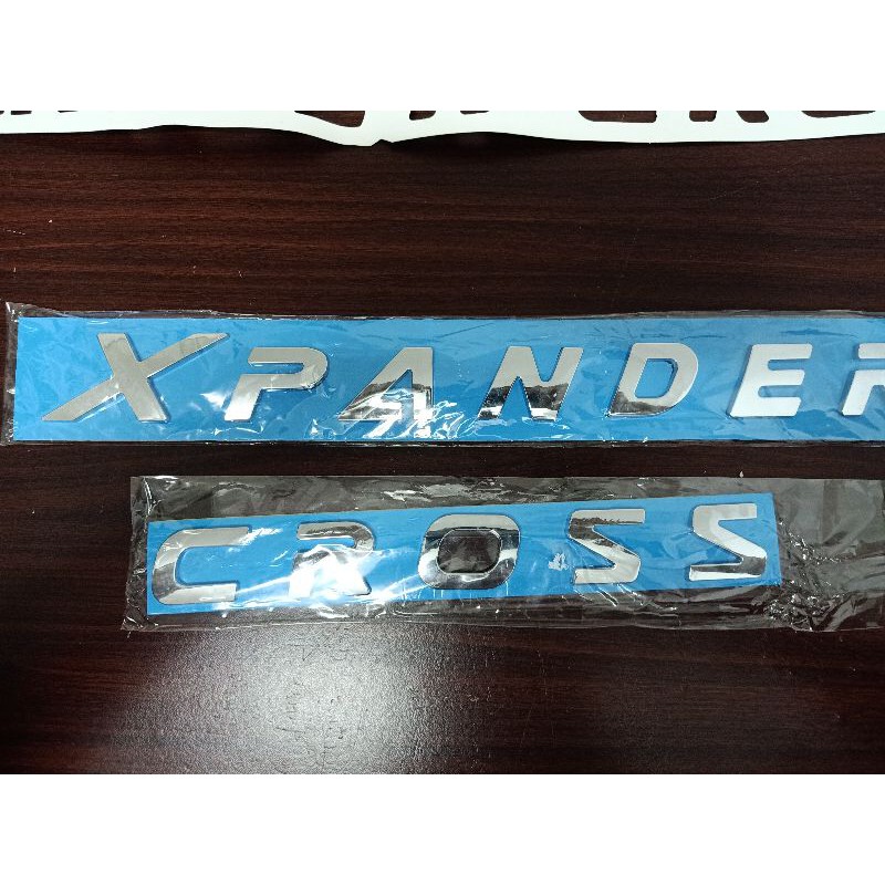 EMBLEM KAP MESIN LOGO TULISAN  XPANDER CROSS