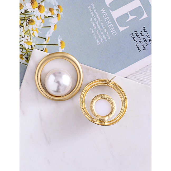 LRC Anting Tusuk Fashion Gold Big Circle Pearl Earrings F59790