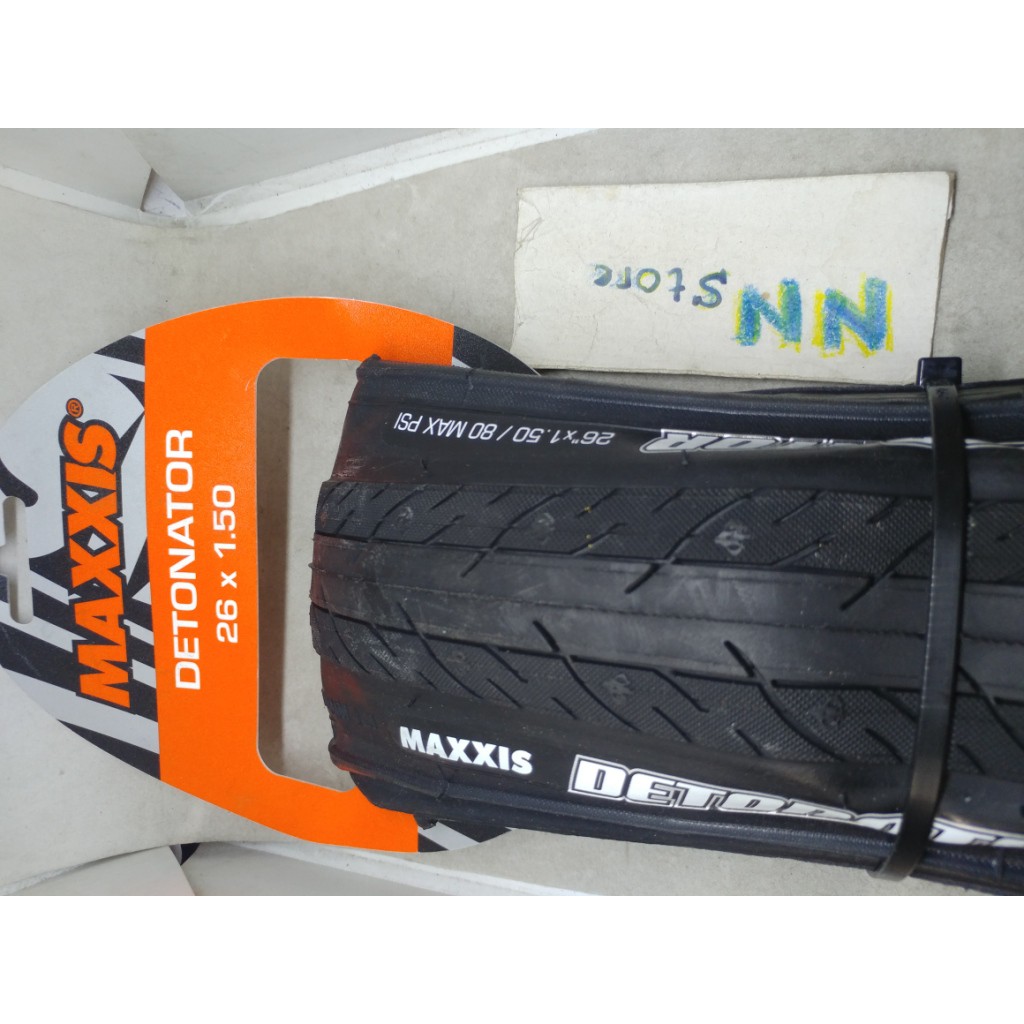 Ban Luar 26 x 1.50  Sepeda Maxxis Detonator 26x1.50 Warna Hitam