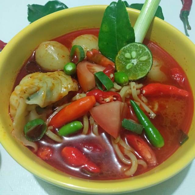 

Cilok kuah tomyum