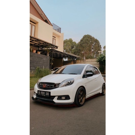 front lips mobilio type E