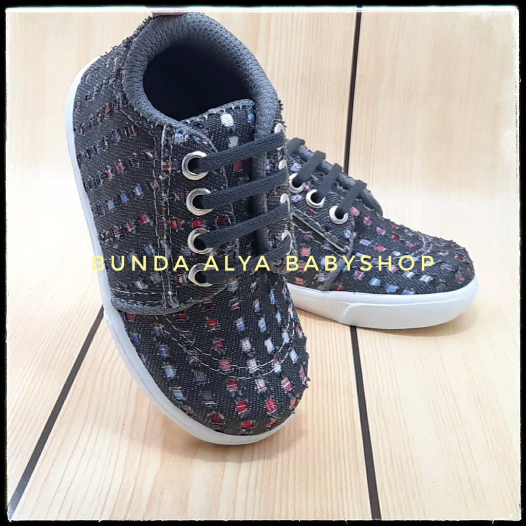 Sepatu Anak Laki Sneakers Usia 1 2 3 Tahun HITAM Size 23 - 28 - Sepatu Anak Cowok Keren Anti Licin Alas Karet