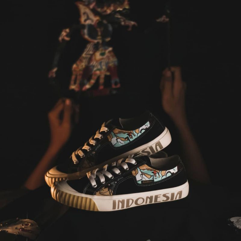 Raingel Footwear X Sneakcares "THE FORTY FIVE"