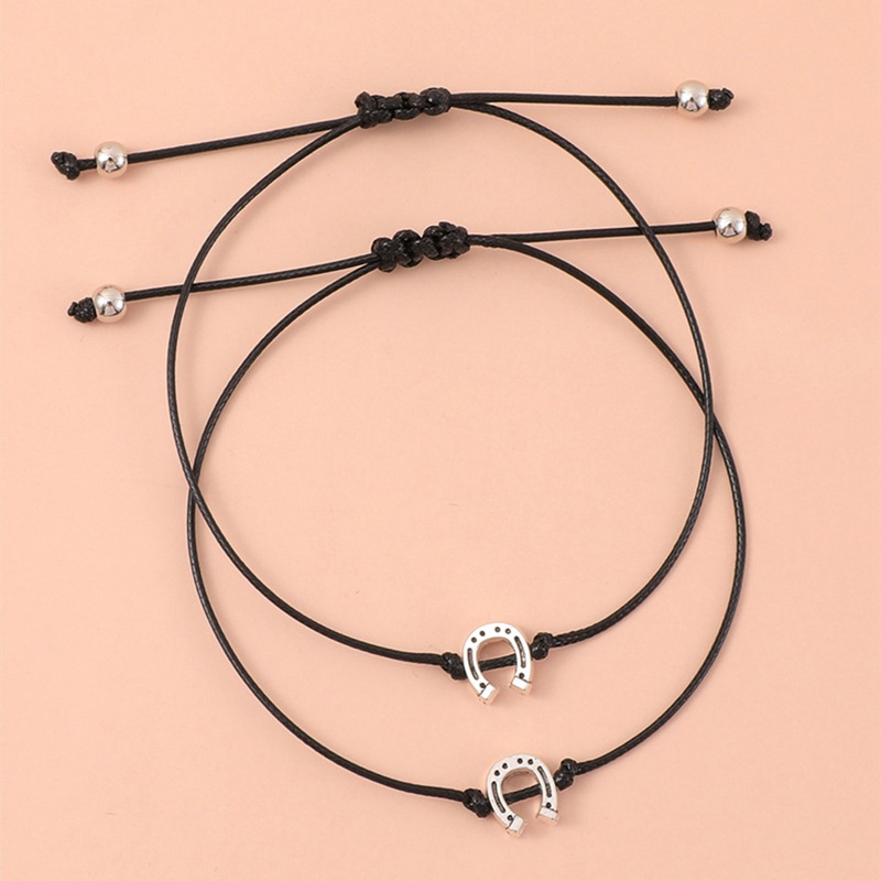 Fancyqube 2pcs / Set Gelang Tali Merah Desain Sepatu Kuda Keberuntungan Dapat Disesuaikan Untuk Pria Dan Wanita