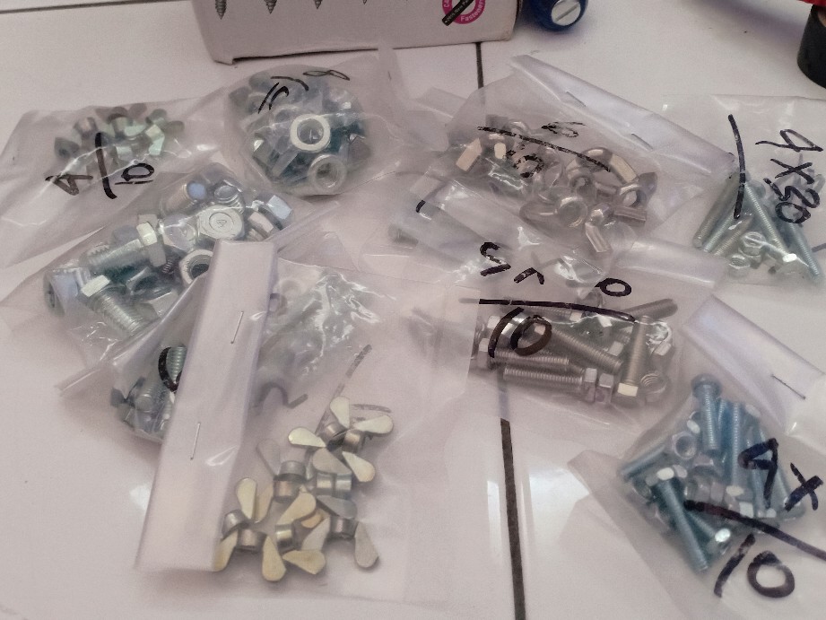 M5 Mur Kuping Wing Nut Kupu - Kupu Putih