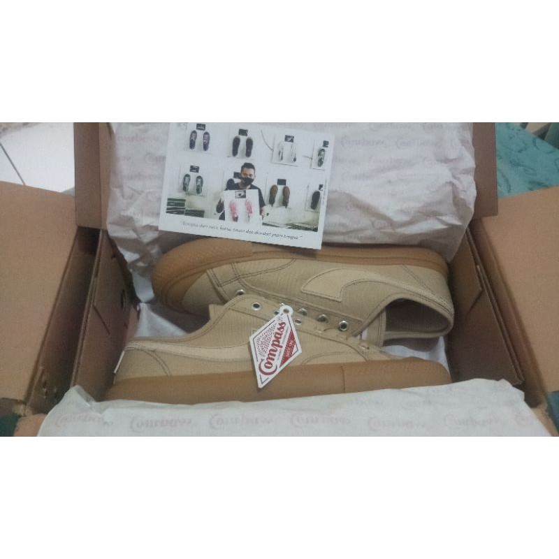 COMPASS GAZELLE LOW CAPCIN SIZE 40 BNIB RETAIL