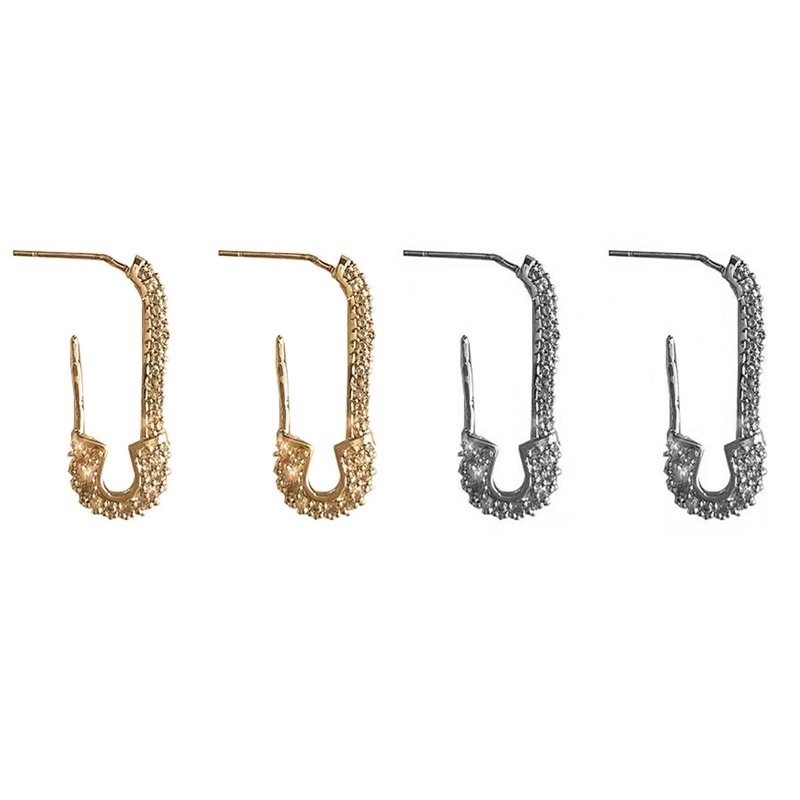 Anting Stud Bentuk Peniti Aksen Berlian Imitasi Glitter Warna Emas Gaya Punk Untuk Wanita