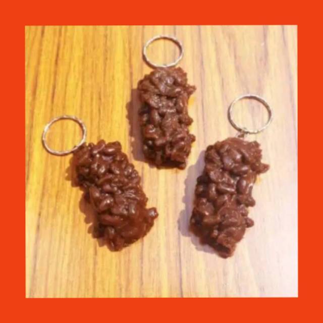 Souvenir pernikahan gantungan kunci unik dan lucu coklat bengbeng - souvenir ulang tahun unik