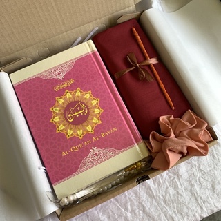 Hampers / Hadiah / Gift Box Muslimah Cewek Alquran Hijab Murah Ulang