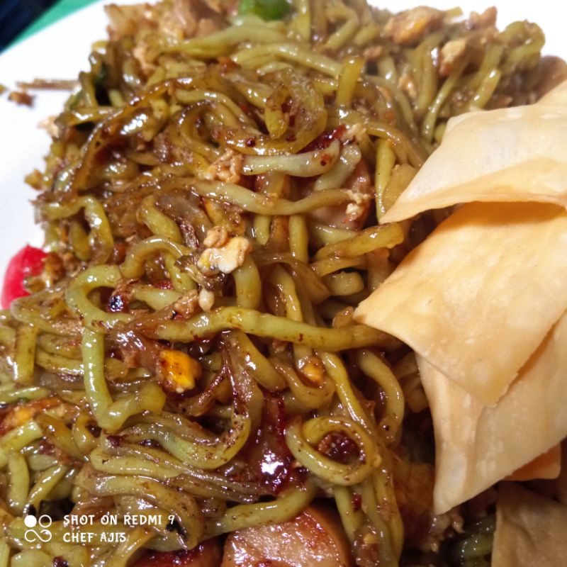 

mie ijo goreng lada hitam