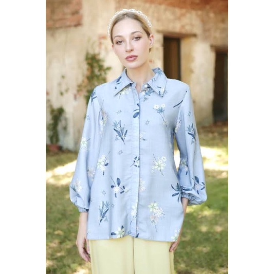 Daphne Shirt Wearing Klamby