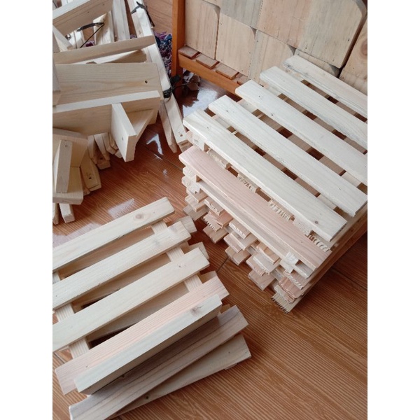 Gantungan Pot Bunga Kayu Tempel/Tatakan Pot Bunga