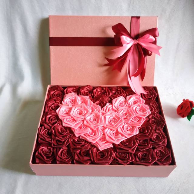 

Flowerbox satin 24x32cm