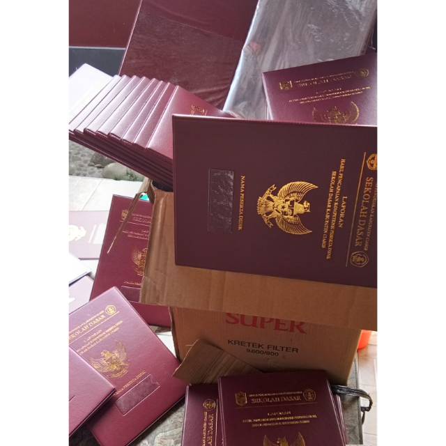 

MAP Ijazah, map Rapot, map rapot kurtilas, isi plastik 12 lembar, kuat dan awet, anti air
