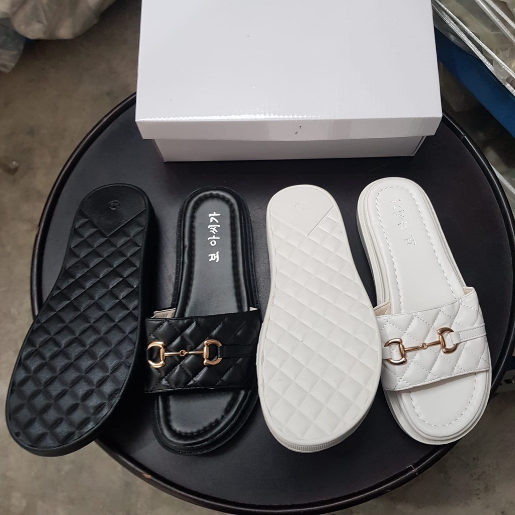 Sandal Slip Wanita Import 0B100 Model Korean Dengan Aksesoris