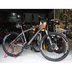 united dominate 27.5