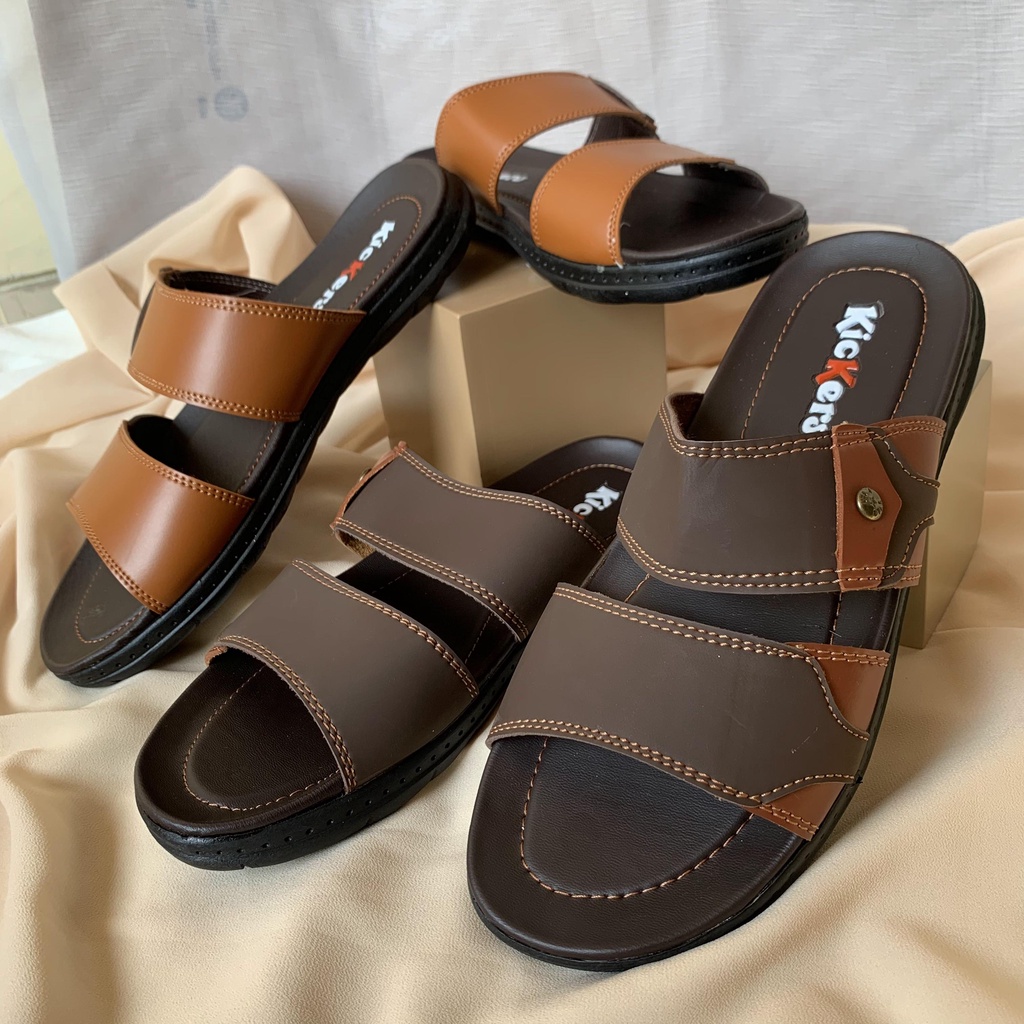 (TANPA KARDUS)SANDAL PRIA SLOP FREDY 3 SENDAL COWOK SINTETIS NYAMAN MODEL TERBARU TERMURAH NEW ARRIVAL Selop Pria Terbaru Original Slip on Cowok Slide Sandal Kulit Pria Terlaris Sesuai Foto Sandal Selop di Jamin Berkualitas. Sandal Pria Fashion Sendal P