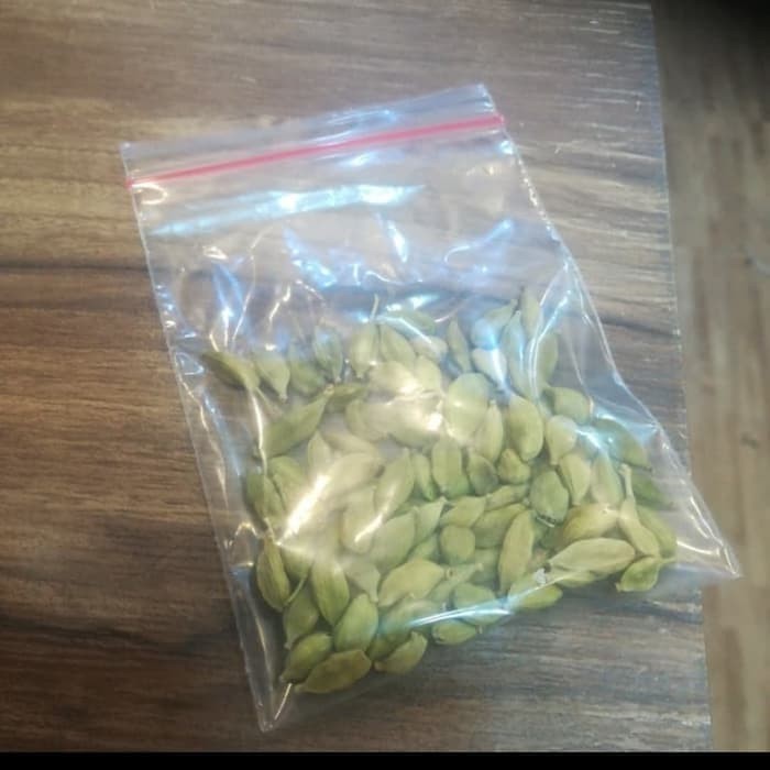 

Premium Cardamom Jumbo / Kapulaga arab / Kapulaga Hijau 10 g