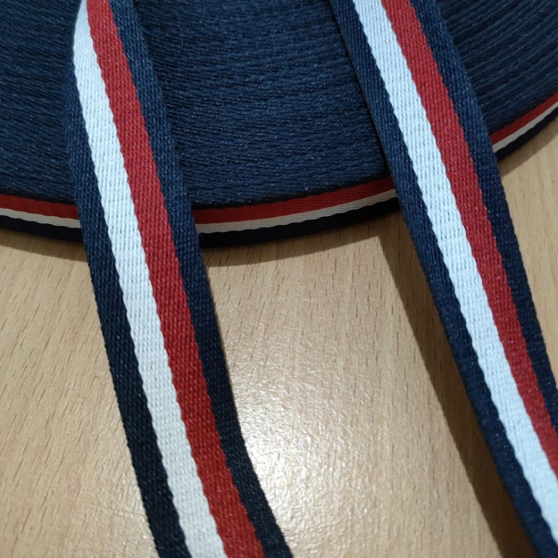 

pita/ list 2 cm salur biru tua / merah / putih