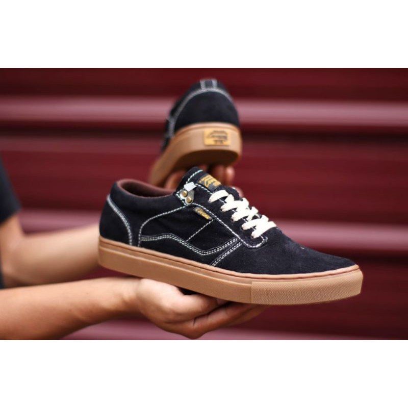 Sepatu Lokal Shoes Local Pride Kulit Cevany Gordon Low Cut Black Gum